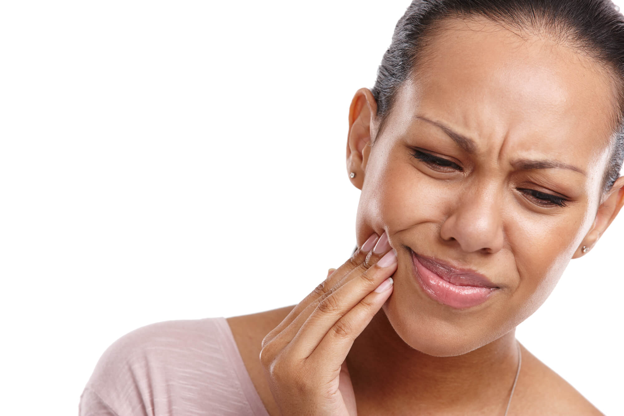 woman with dental pain needs to go to dental office in pembroke pines